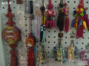 青島購物攻略 韓國日用百貨與純手工藝刺繡掛件的獨特魅力