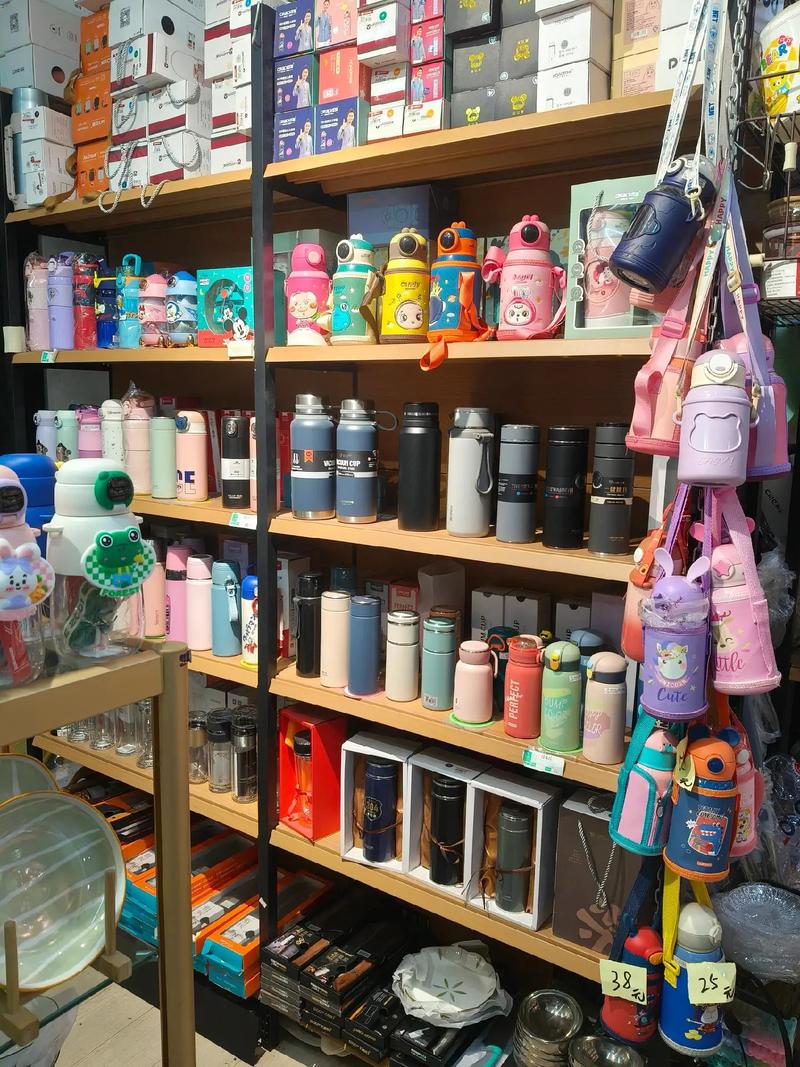 房租到期清倉處理——家用電器與日用百貨超值回饋